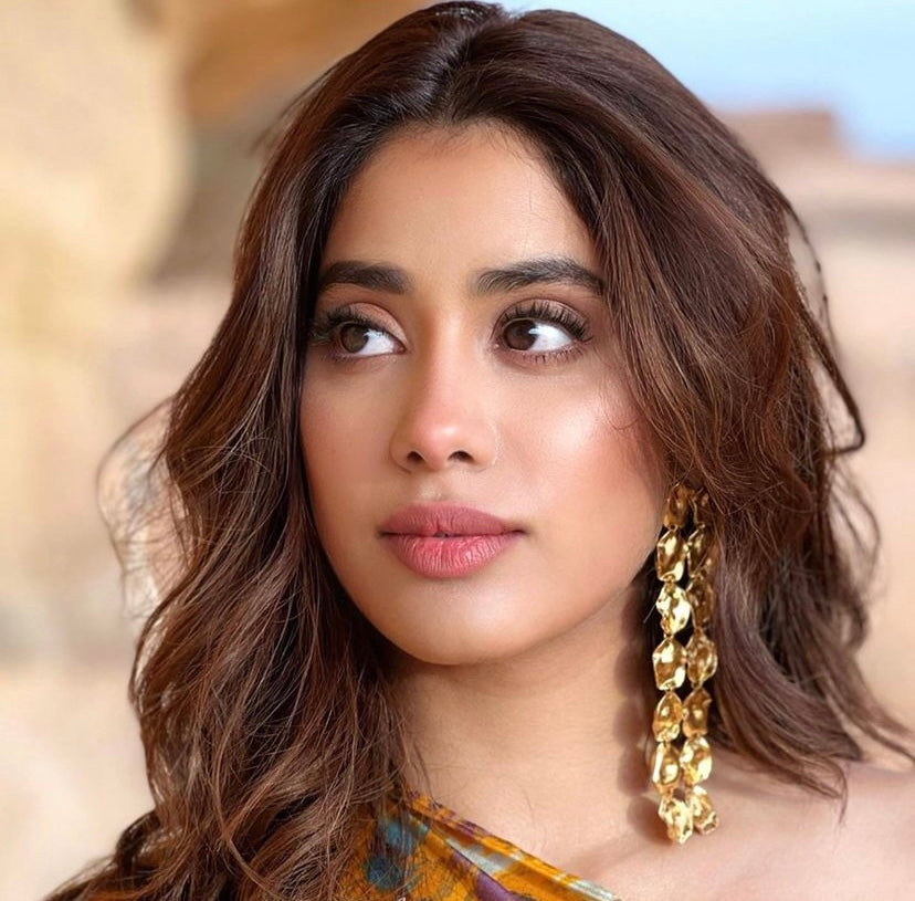 Janhvi Kapoor - Chunky Double Drops