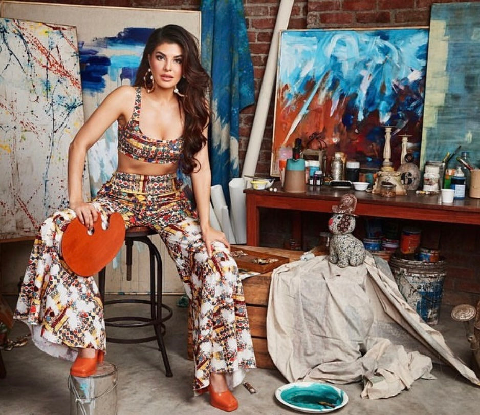 Jacqueline Fernandez - Textured Hoops with Pearls