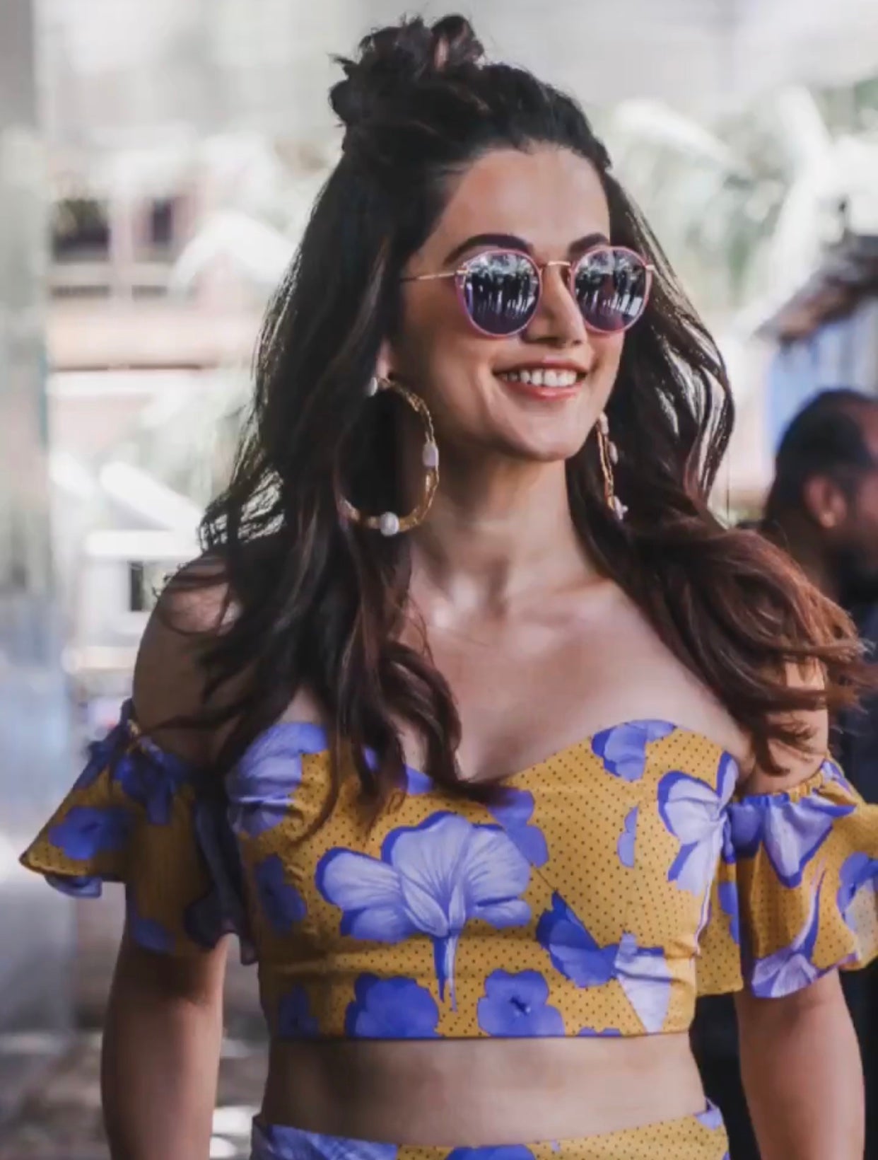 Taapsee Pannu - Textured Hoops with Pearls