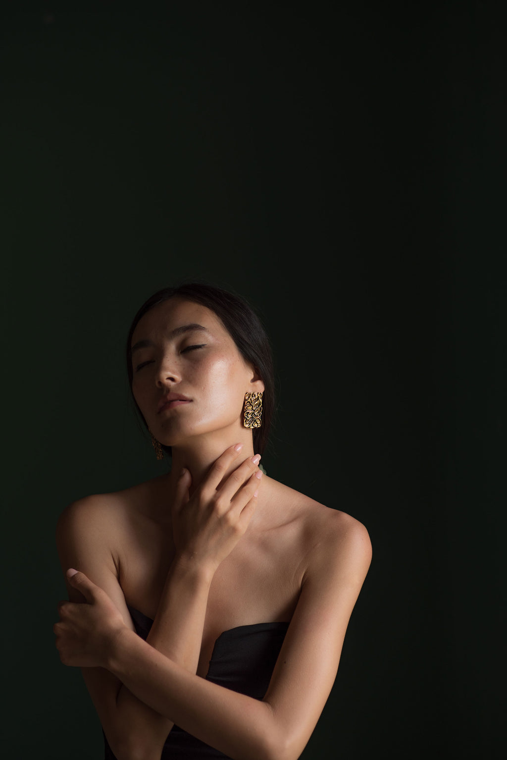 Brush stroke studs - oxidised