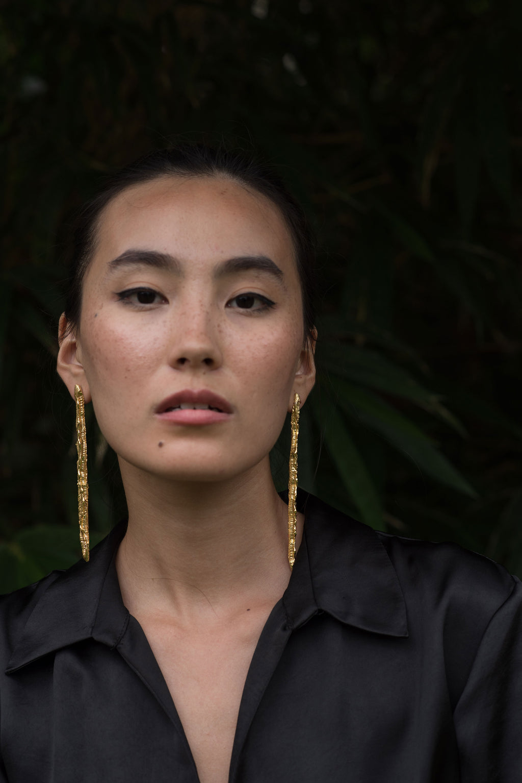 Textured long earrings