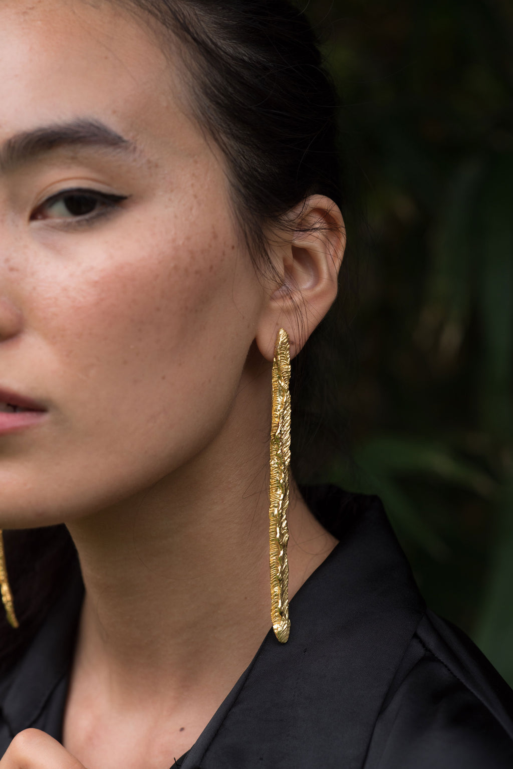 Textured long earrings