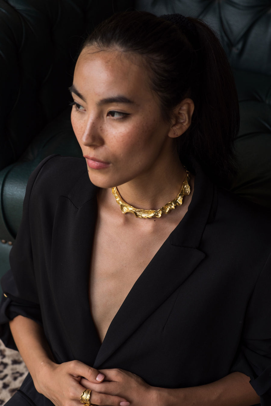 Bark texture choker