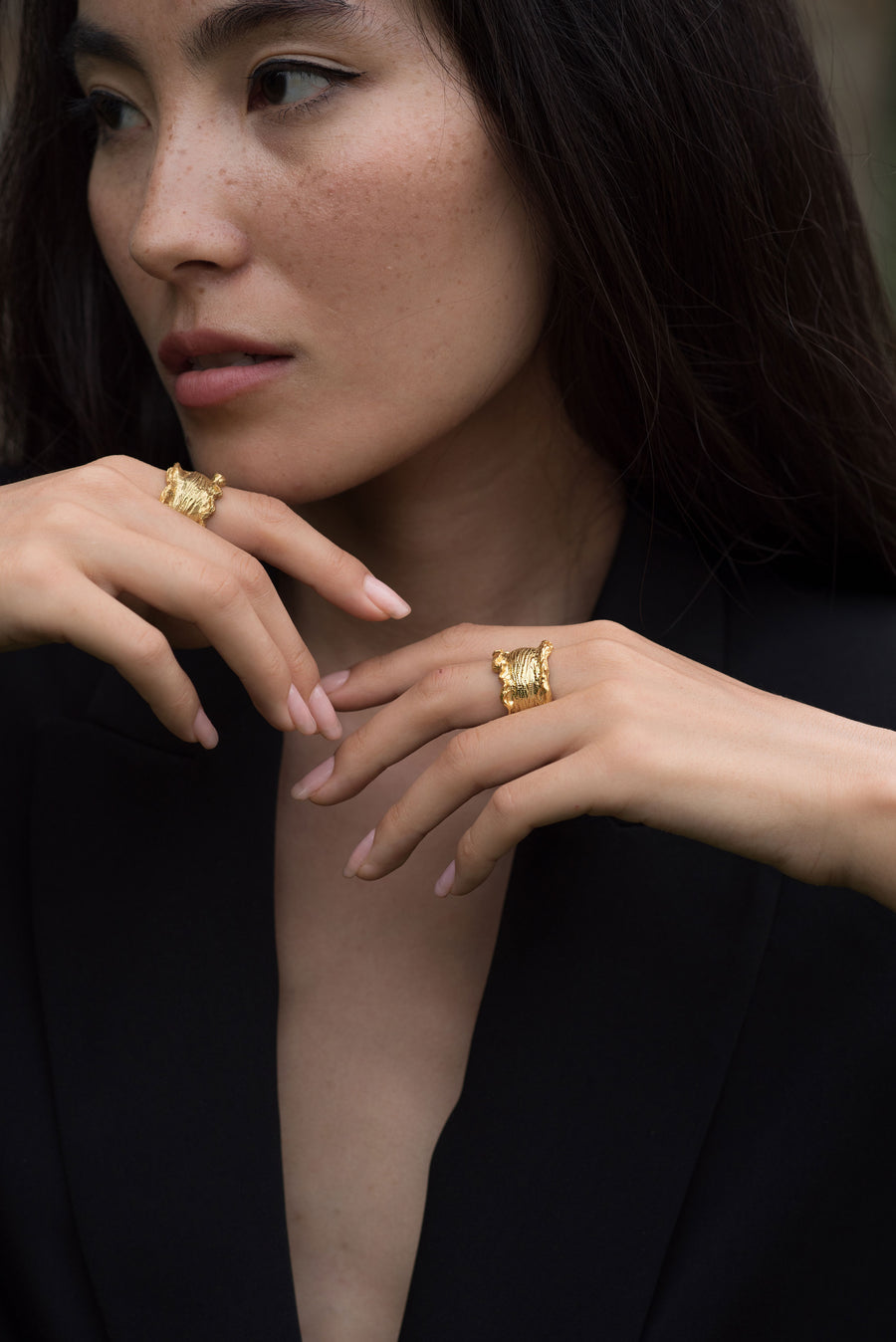 Thick texture ring