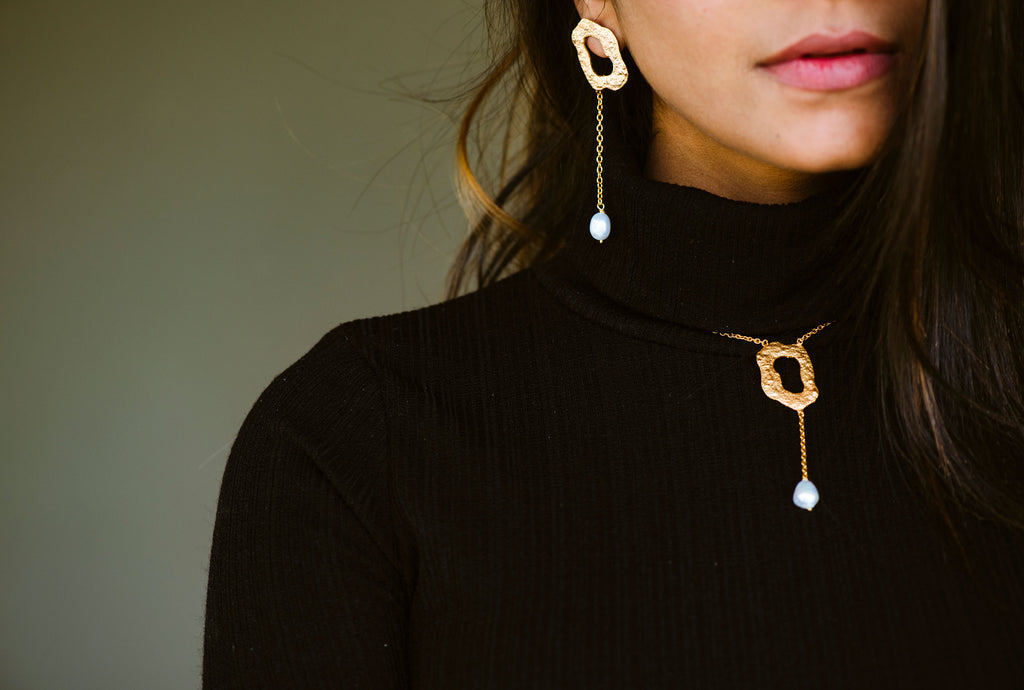Pearl drop necklace