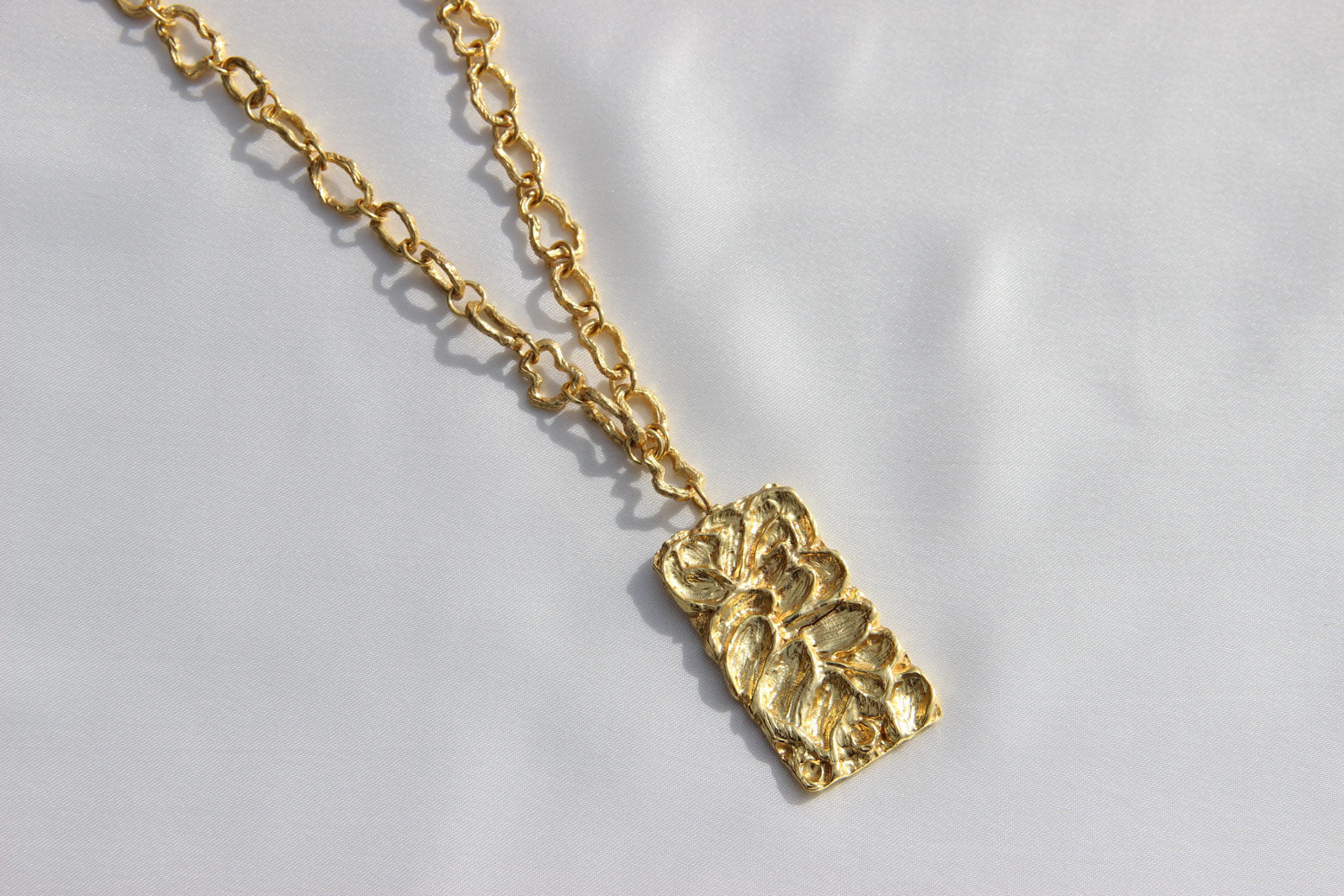 Brush stroke necklace