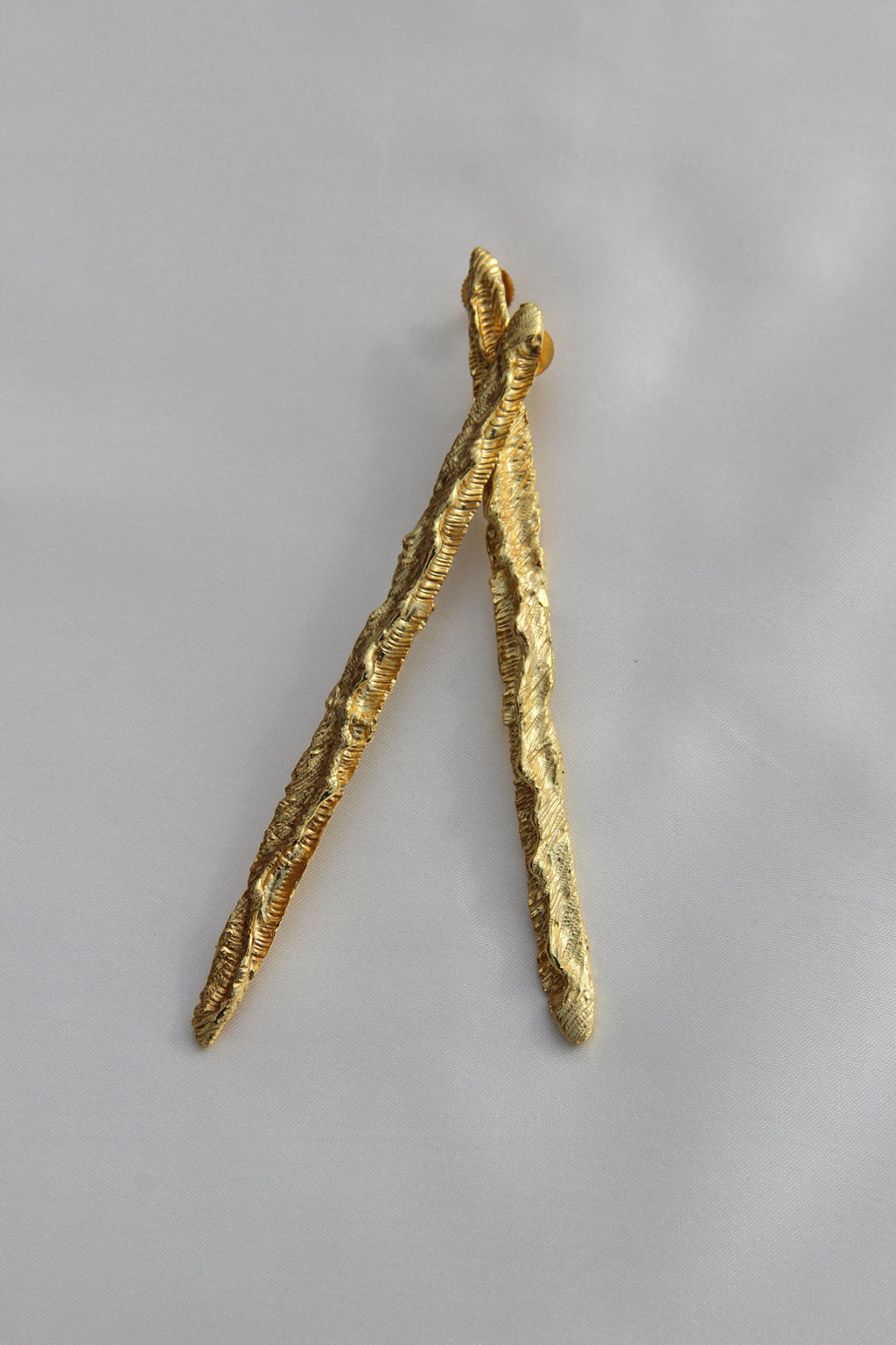 Textured long earrings