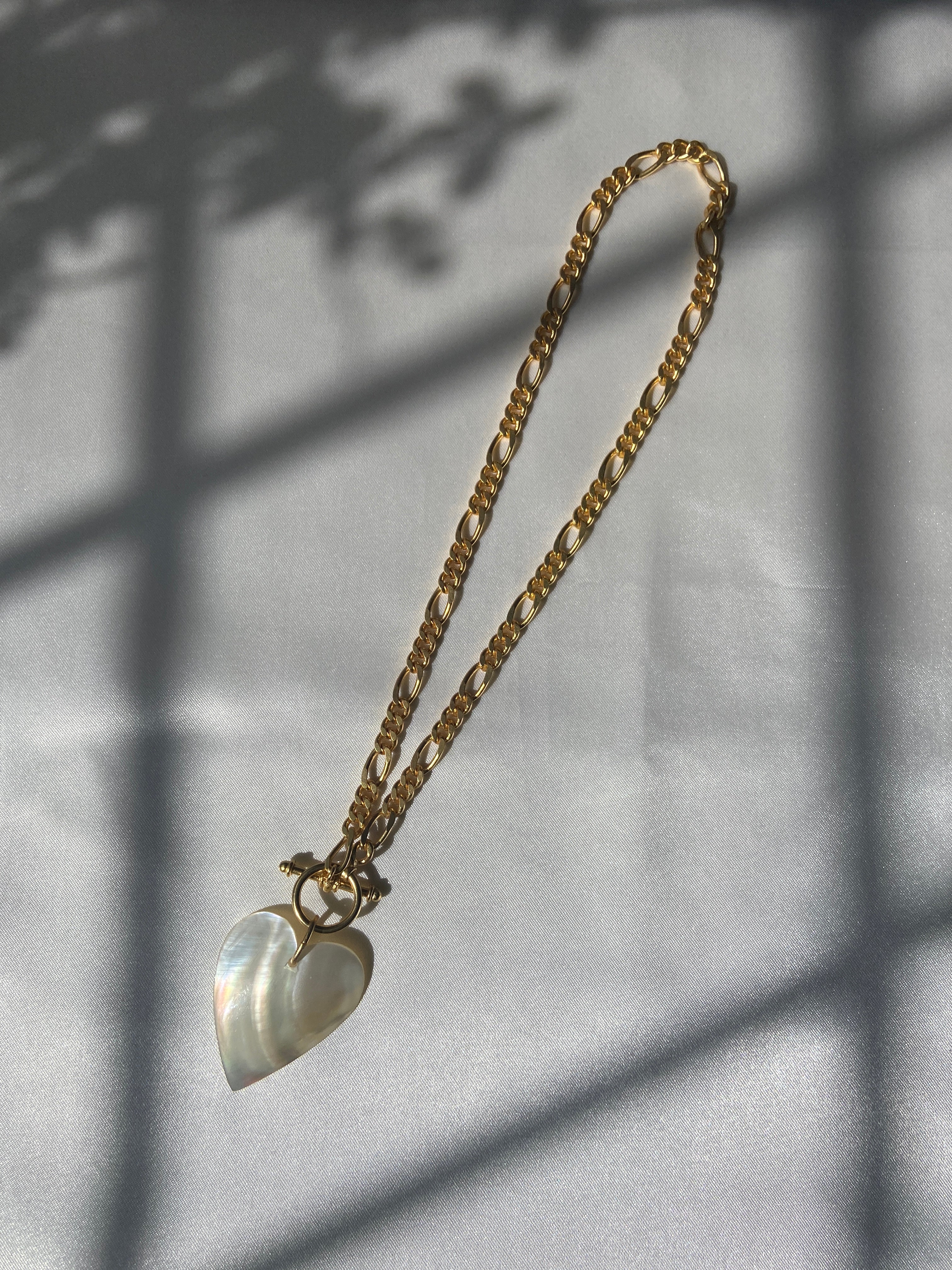 Heart pearl T-bar necklace